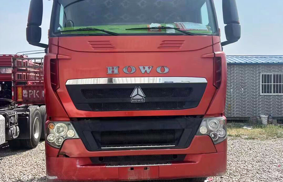 HOWO T7H 6×4 牵引车 产品展示
